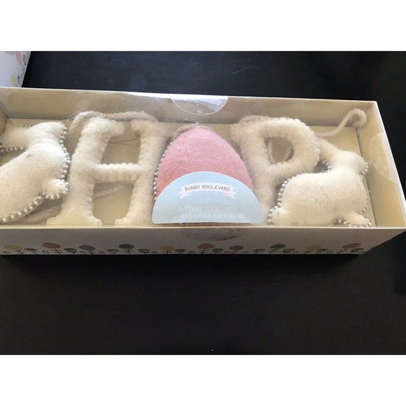 Bunny Boulevard Easter Garland 6 Foot Bunnies Eggs Fabric So Cute! - Picture 1 of 2